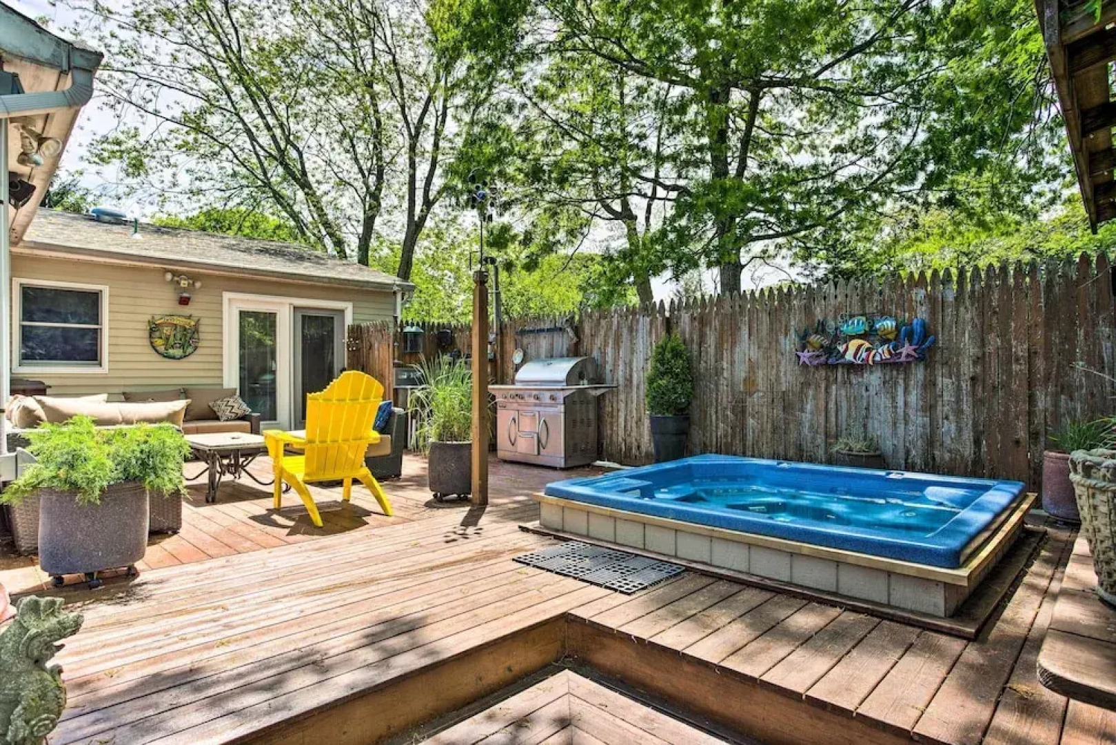 Charming Hampton Bays Home 5 Mi to Coopers Beach