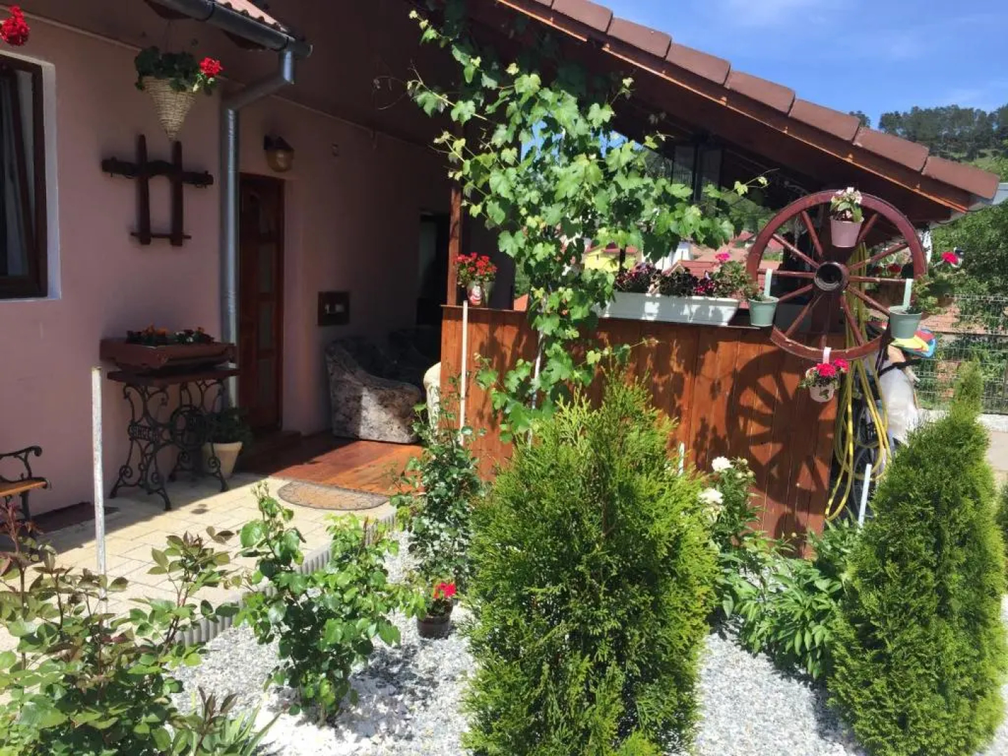 Casa rustica cu terasa