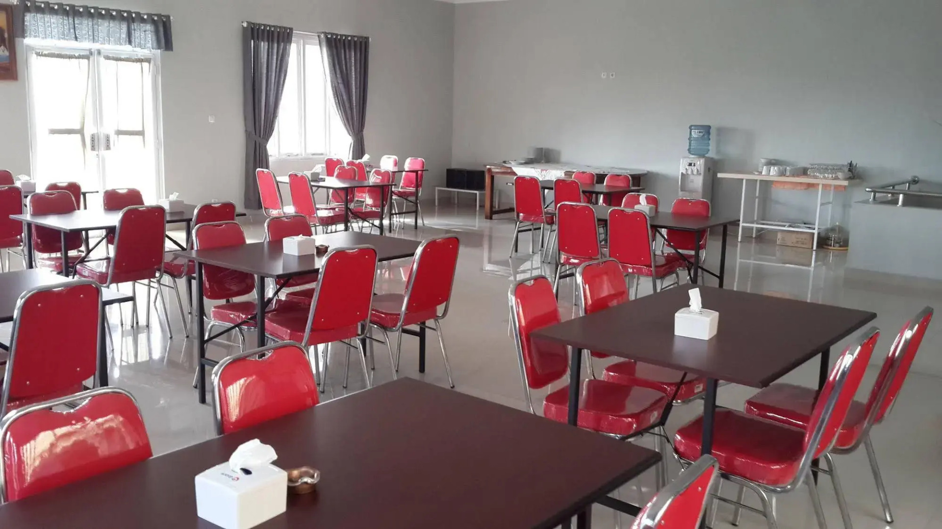 RedDoorz Plus @ Hotel Star 88