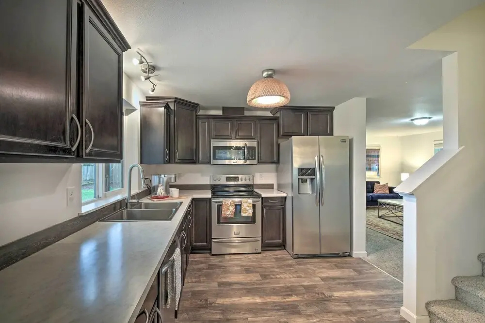 Enumclaw Home - 60 Mi to Mount Rainier!