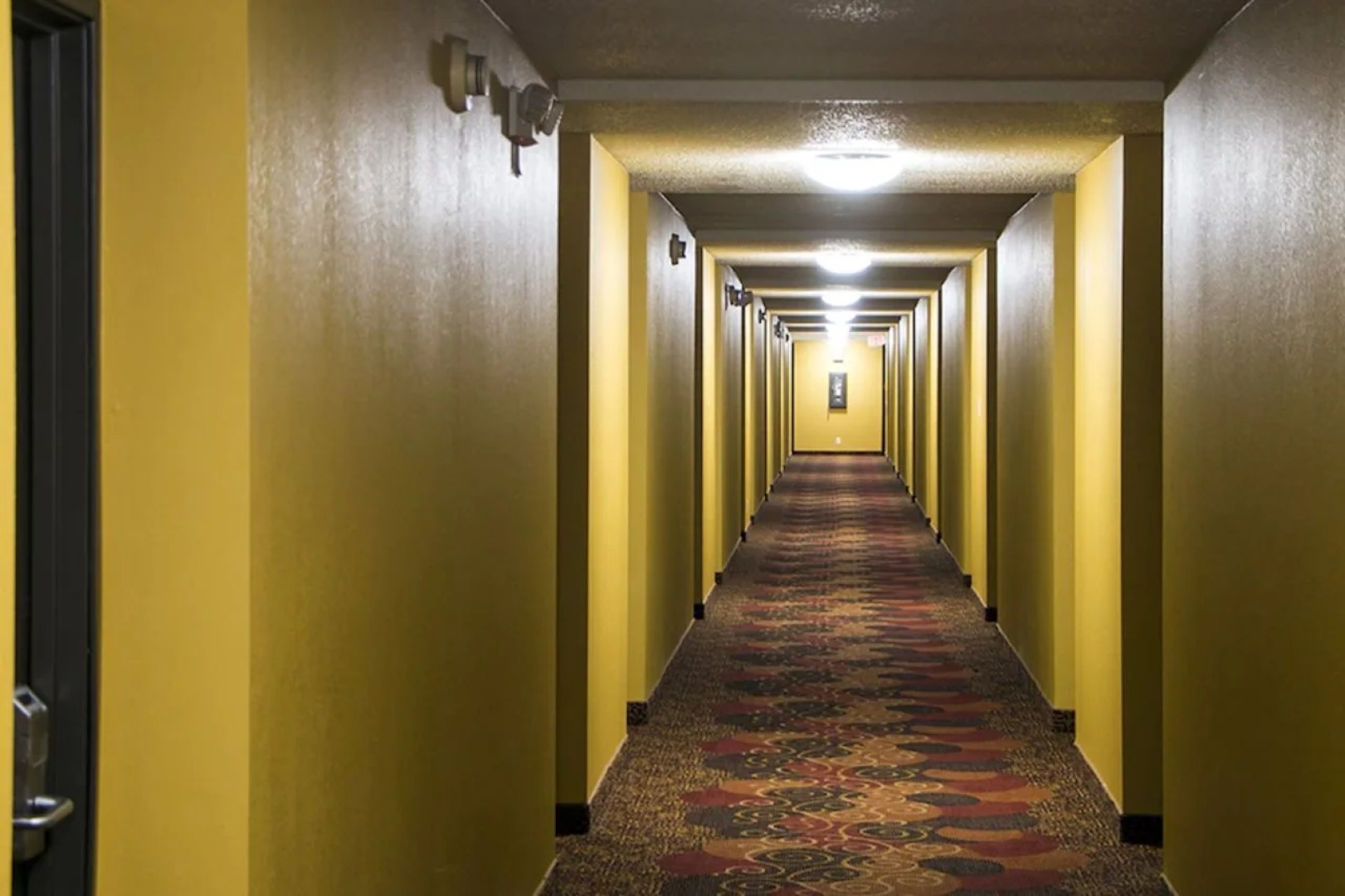 SkyLight Inn Cleveland - Willoughby