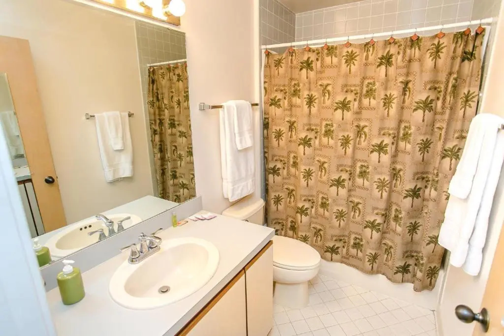 Hibiscus Resort - H204