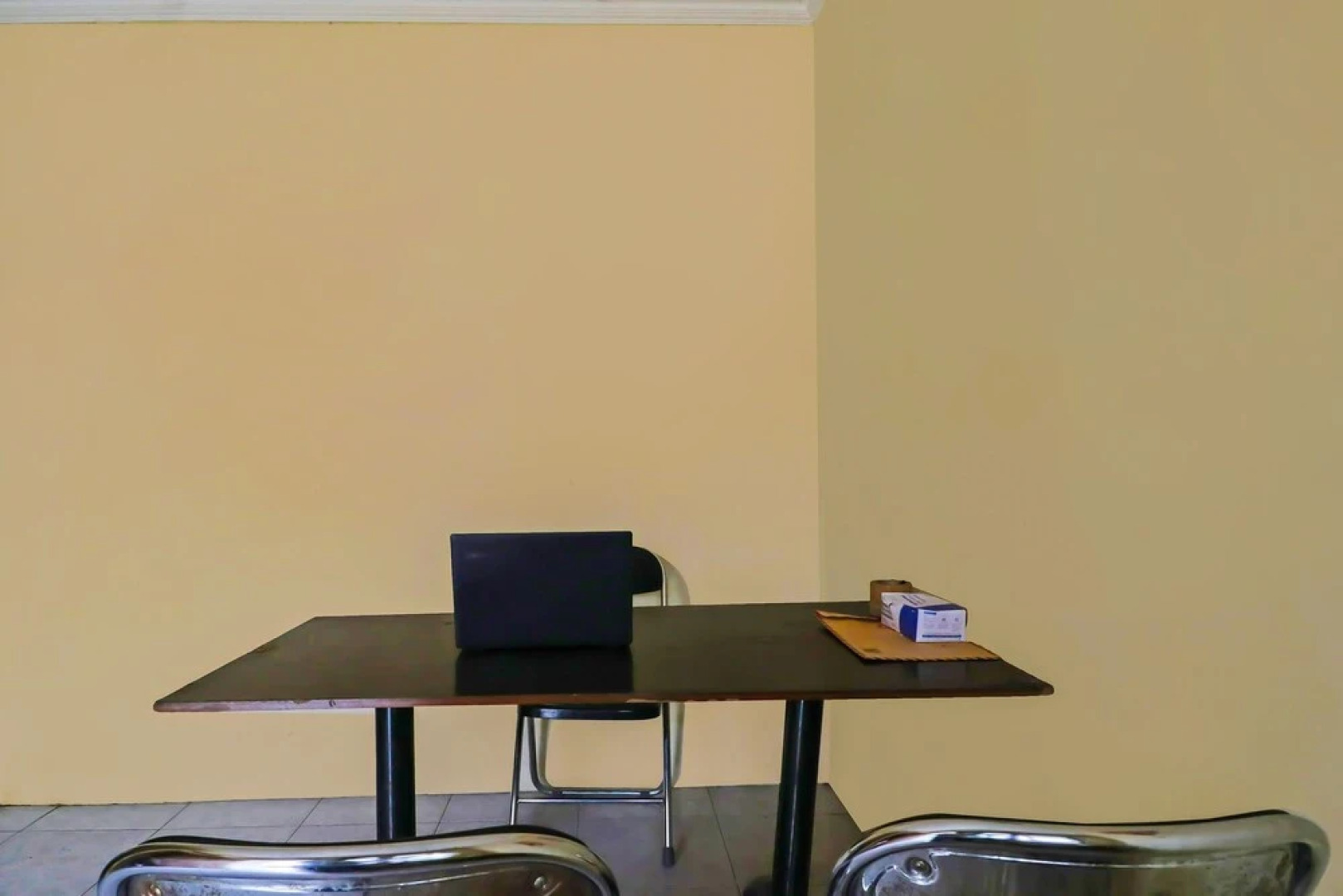 OYO 90809 Homestay Black Pink Merah Jambu Syariah