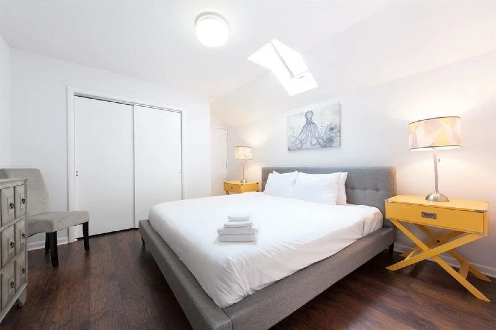 Bi Level 3BR in Lake View by Sonder