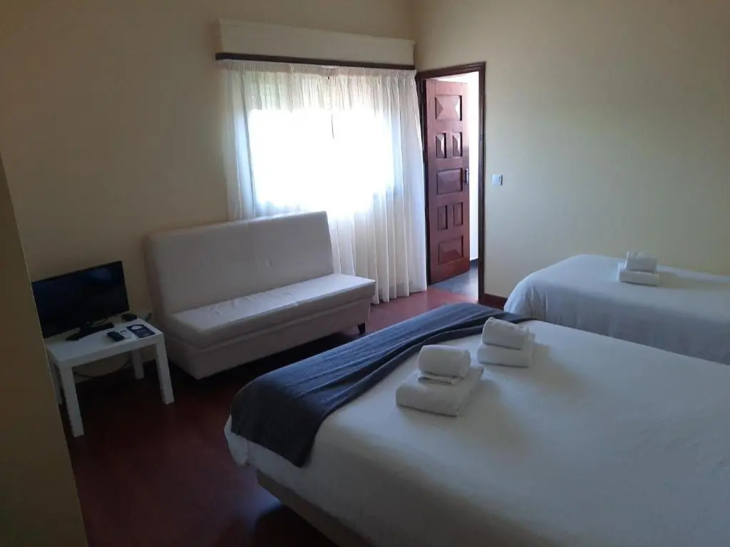 Metro Vilar Suites & Villas