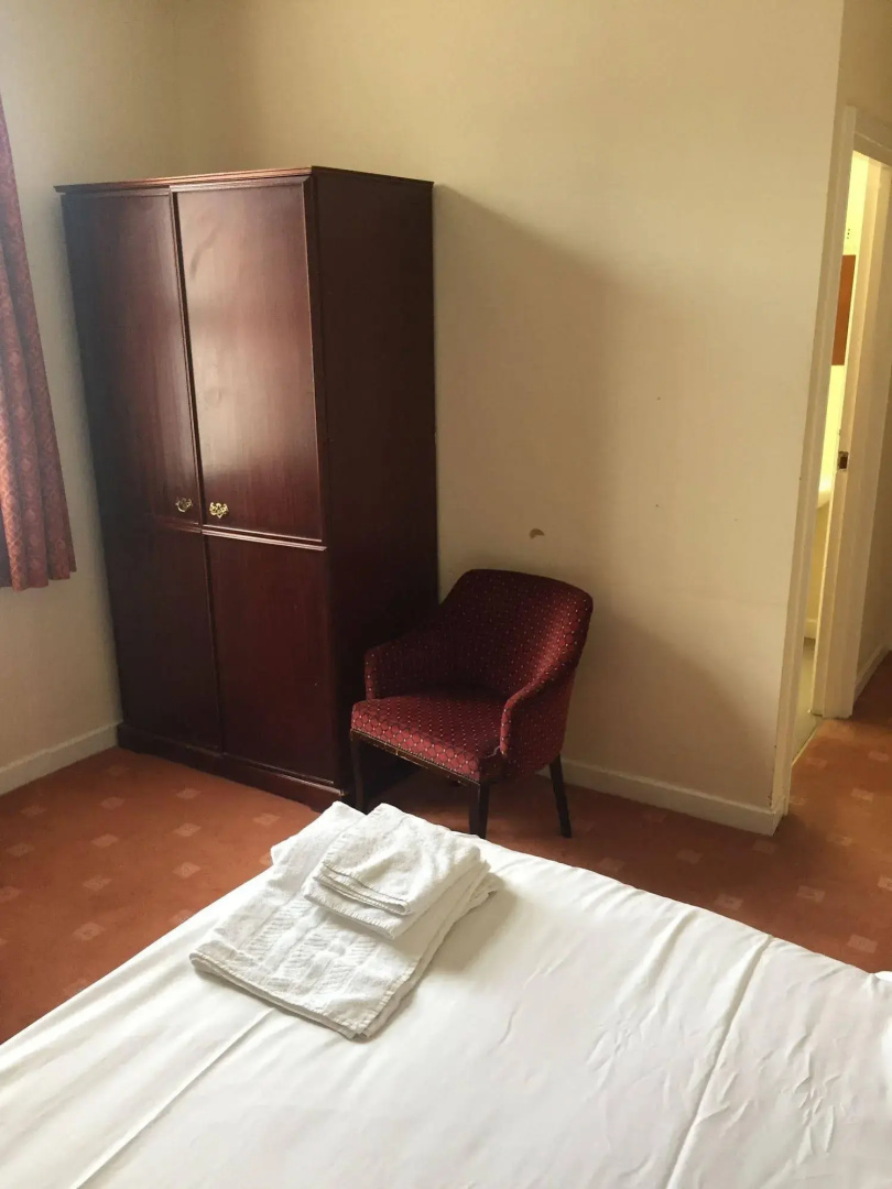 The Royal Victoria & Bull Hotel