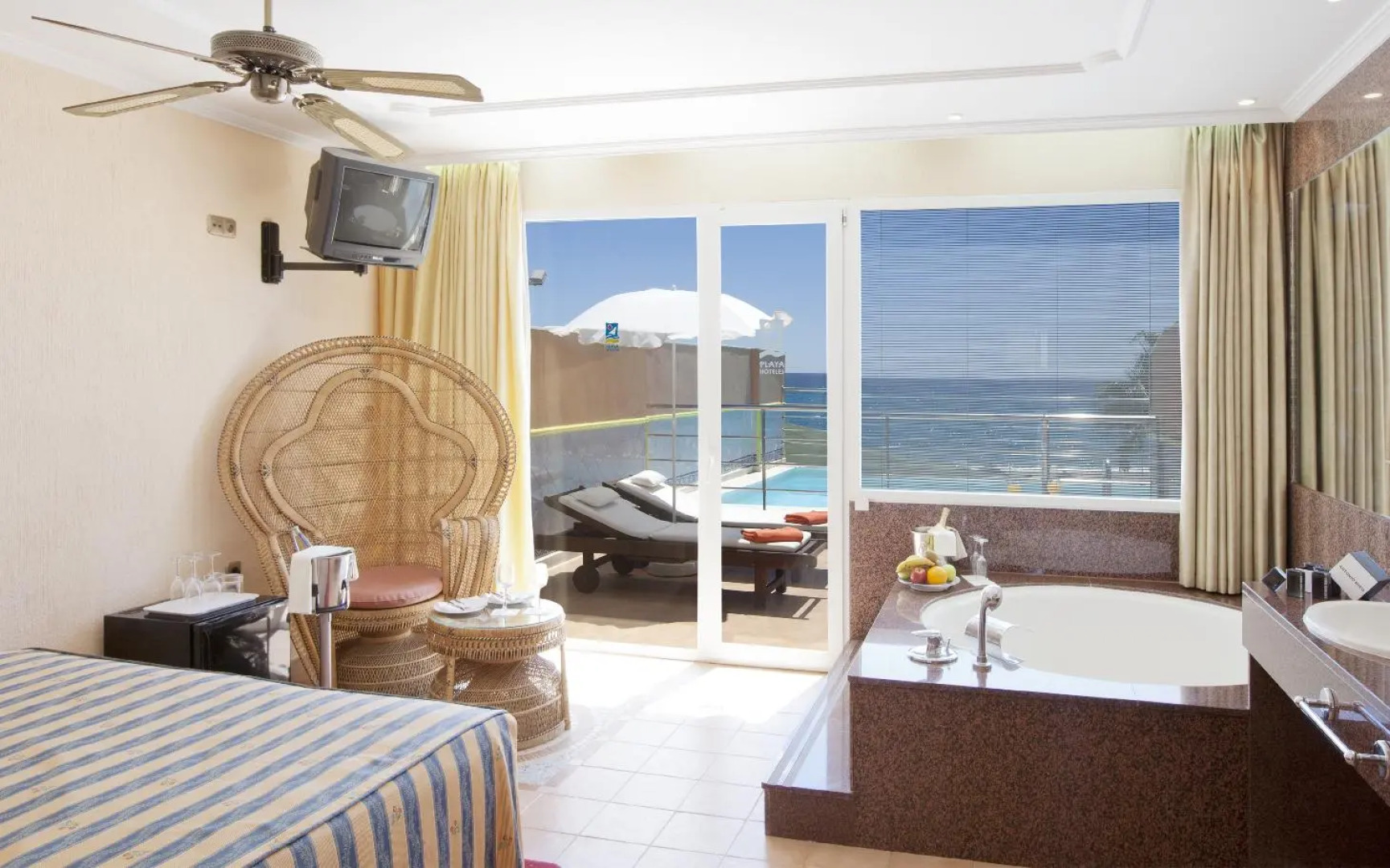 Playavera Hotel - Naturist Friendly