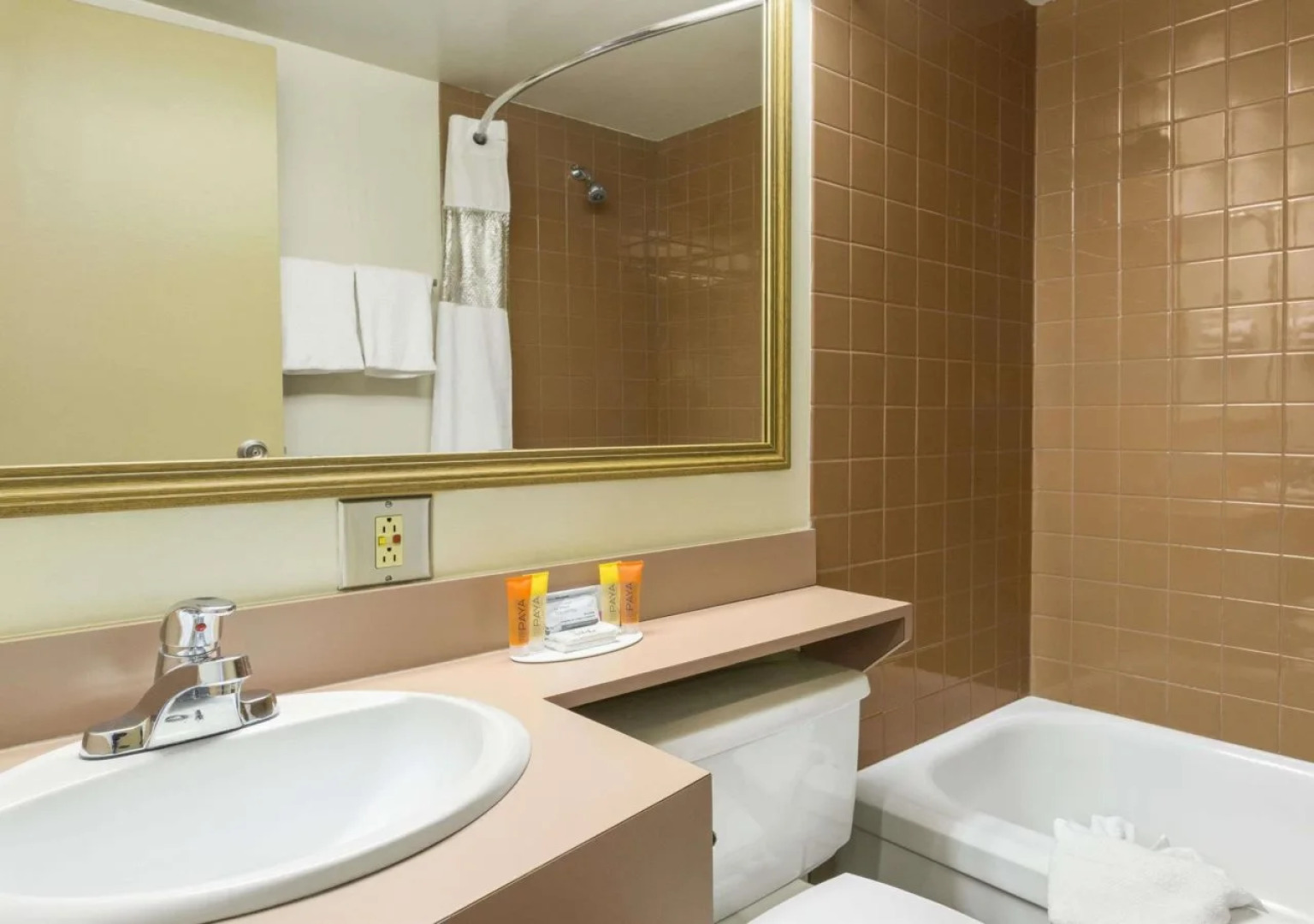 Travelodge by Wyndham Edmonton East