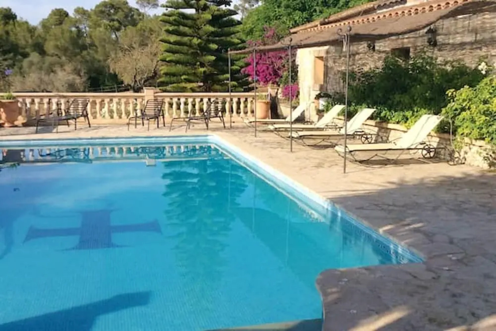 House With one Bedroom in Llubí, With Wonderful Mountain View, Shared Pool, Enclosed Garden Near the Beach