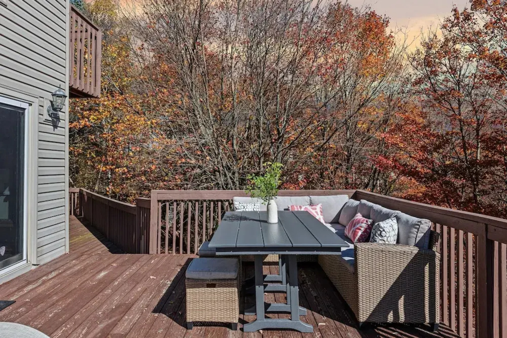 Emerald Bluff by Avantstay Lake Views Deck Fire Pit Game Room