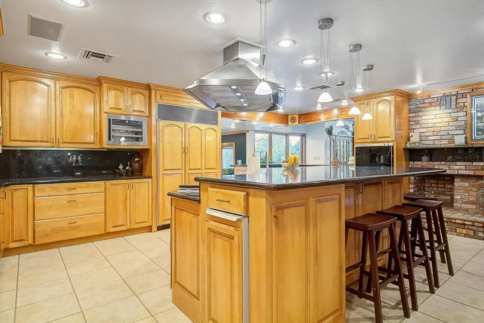 Stunning One of a Kind Tropical Zen Paradise!