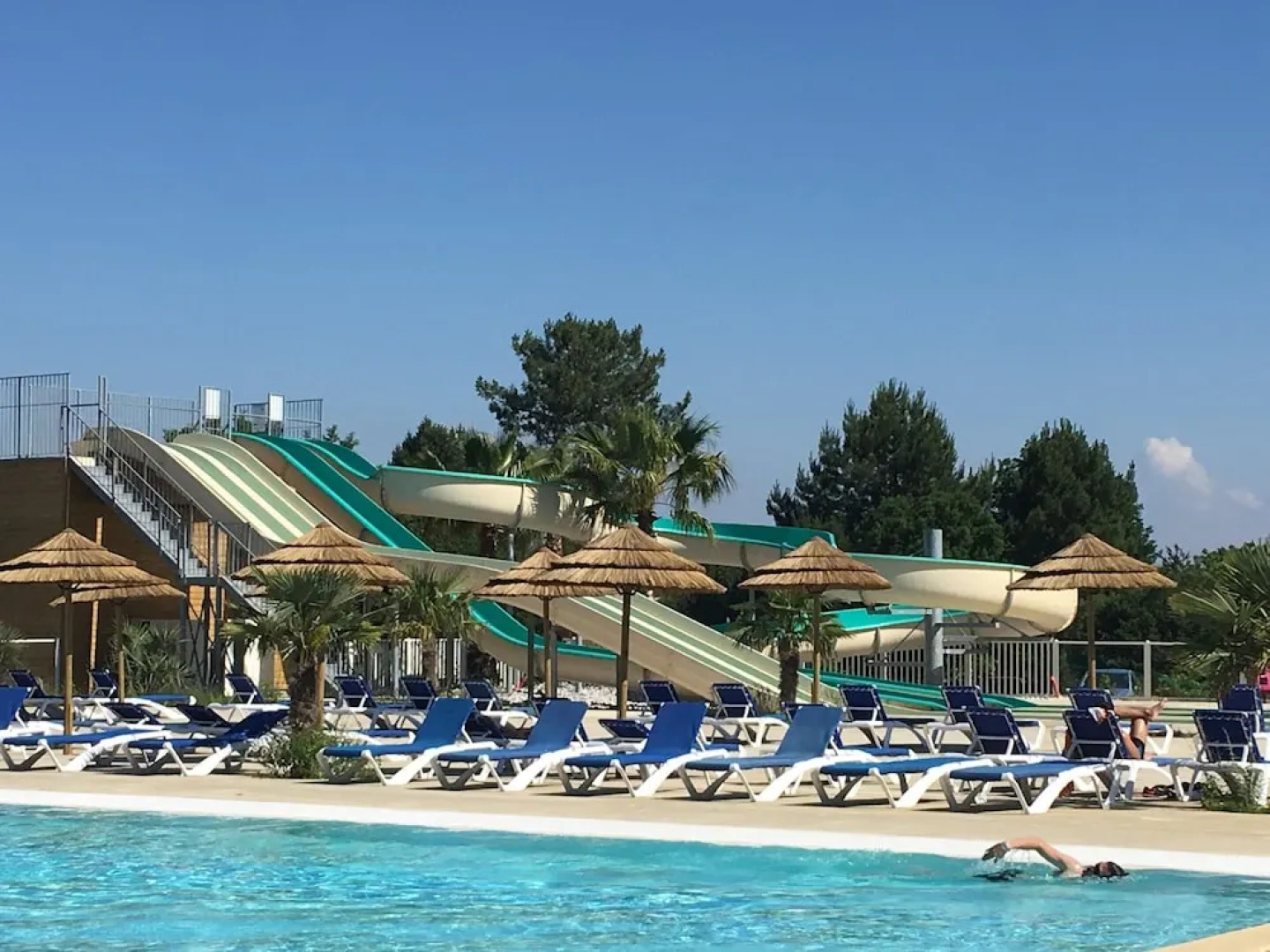 Bungalow with 2 Bedrooms in Saint-Julien-En-Born, with Shared Pool And Furnished Garden - 6 Km From the Beach