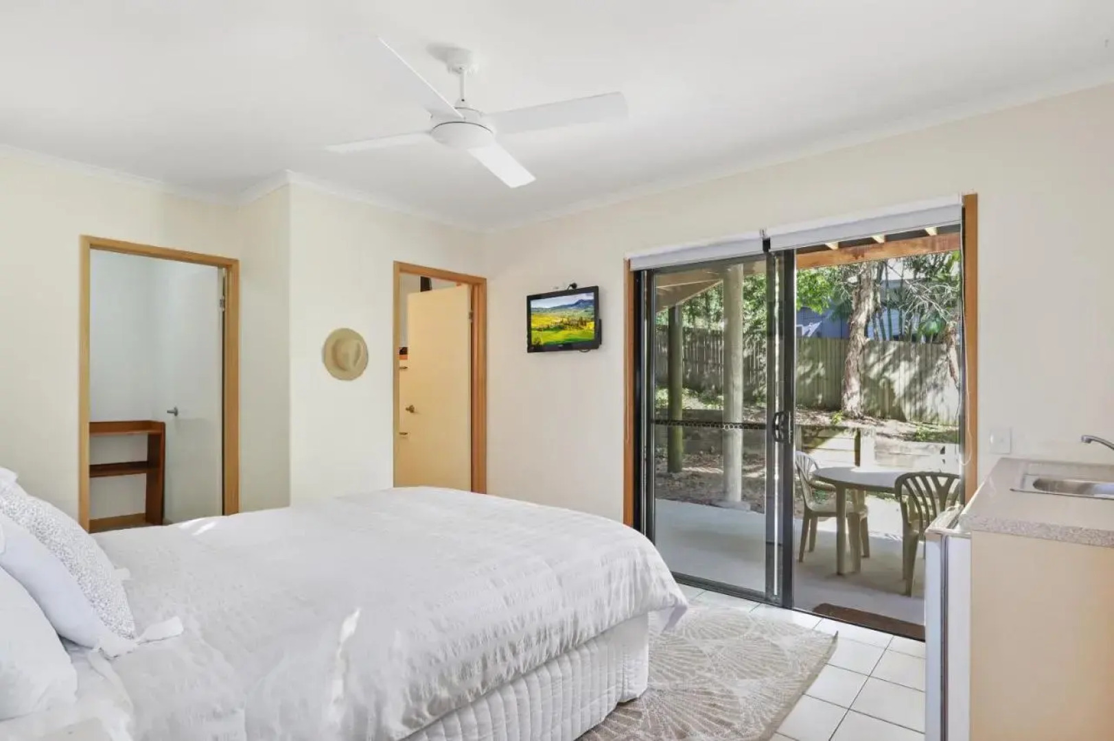 70 Mooloomba Road "Straddie Hideout"
