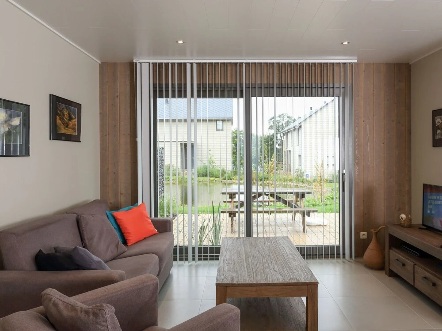 Best Western Plus Golden Lakes Hotel