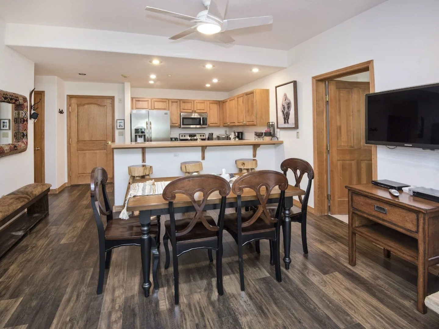 Aspenwood #207 2 Bedroom Condo by RedAwning