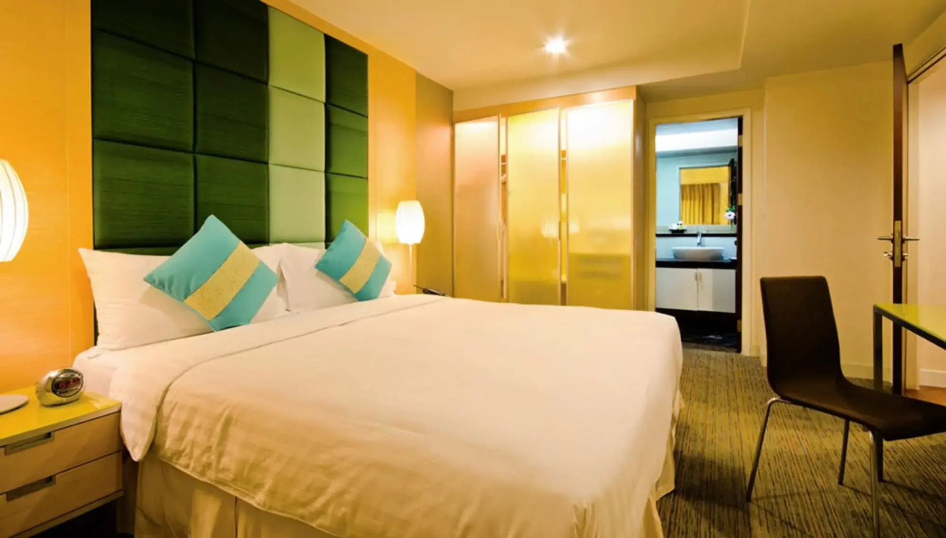 Urbana Langsuan Hotel