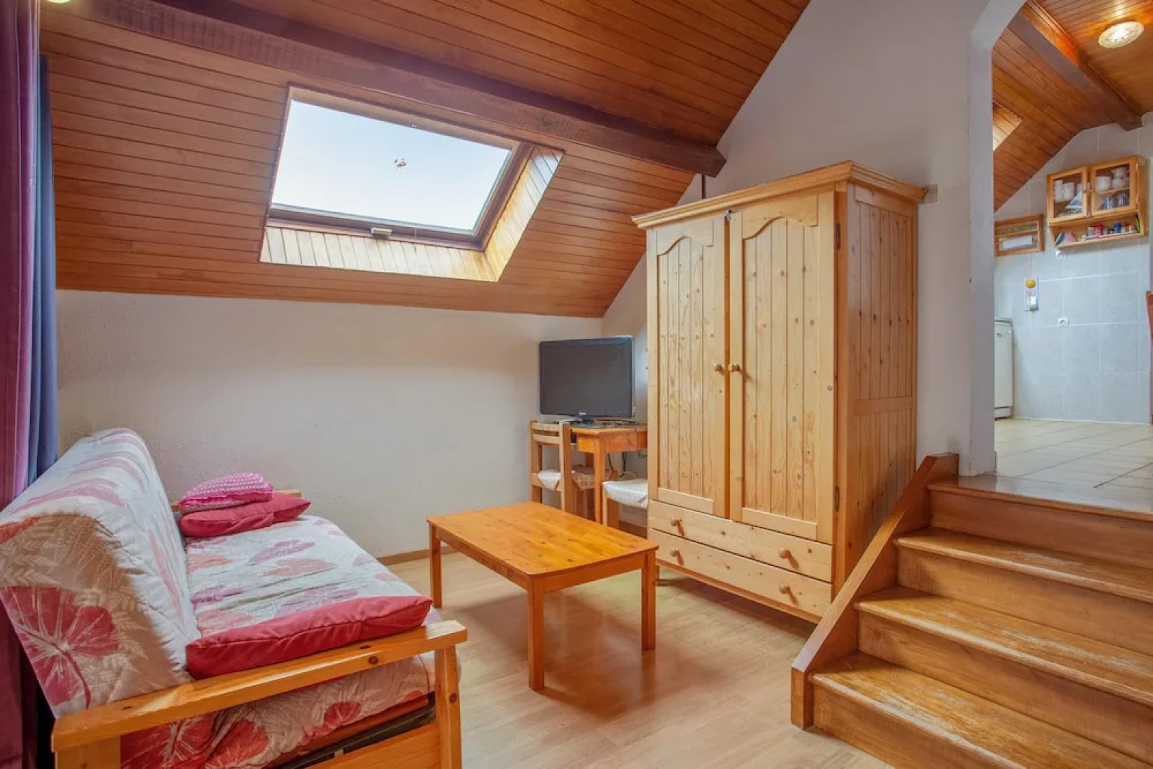 Studio in La Garde, With Wonderful Mountain View, Furnished Garden and Wifi - 8 km From the Slopes