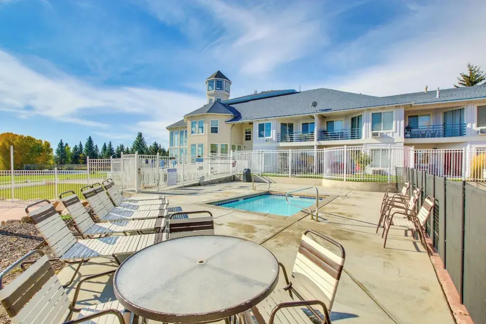 Spacious Garden City Townhome w/ Lake Views!