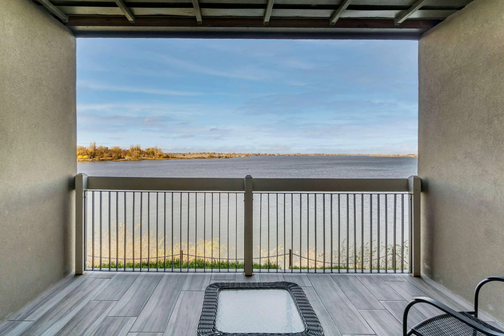 Best Western Plus Lake Front Hotel