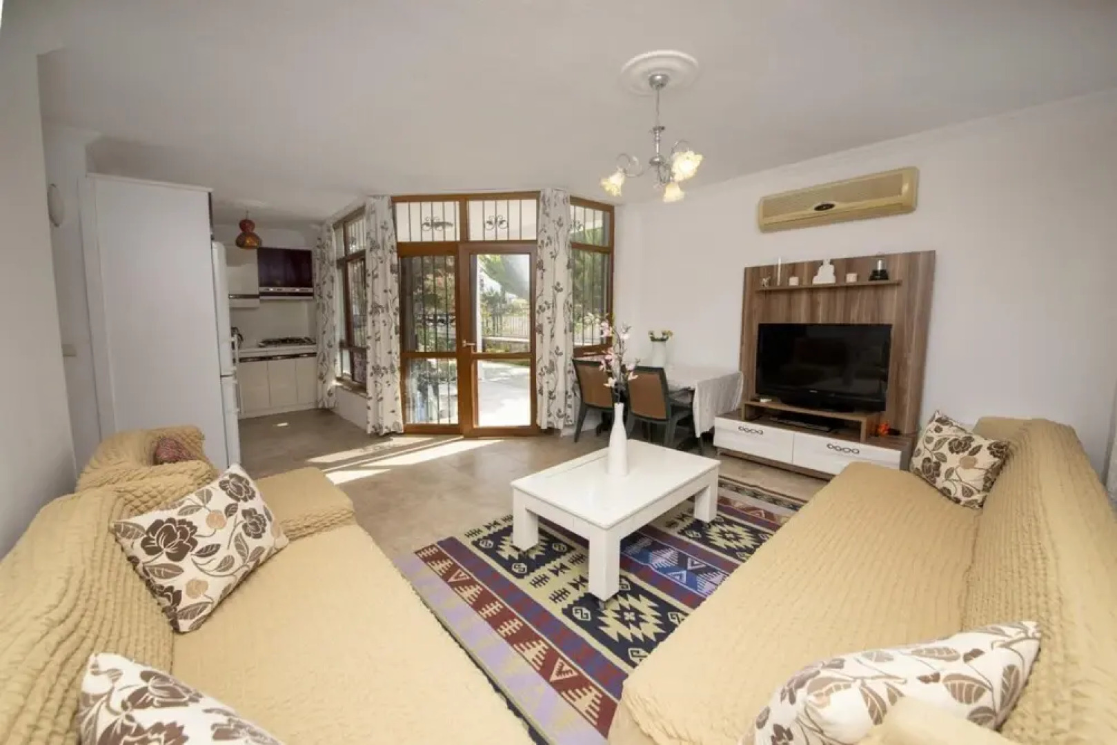 Central Home Near Gumusluk Beach in Bodrum