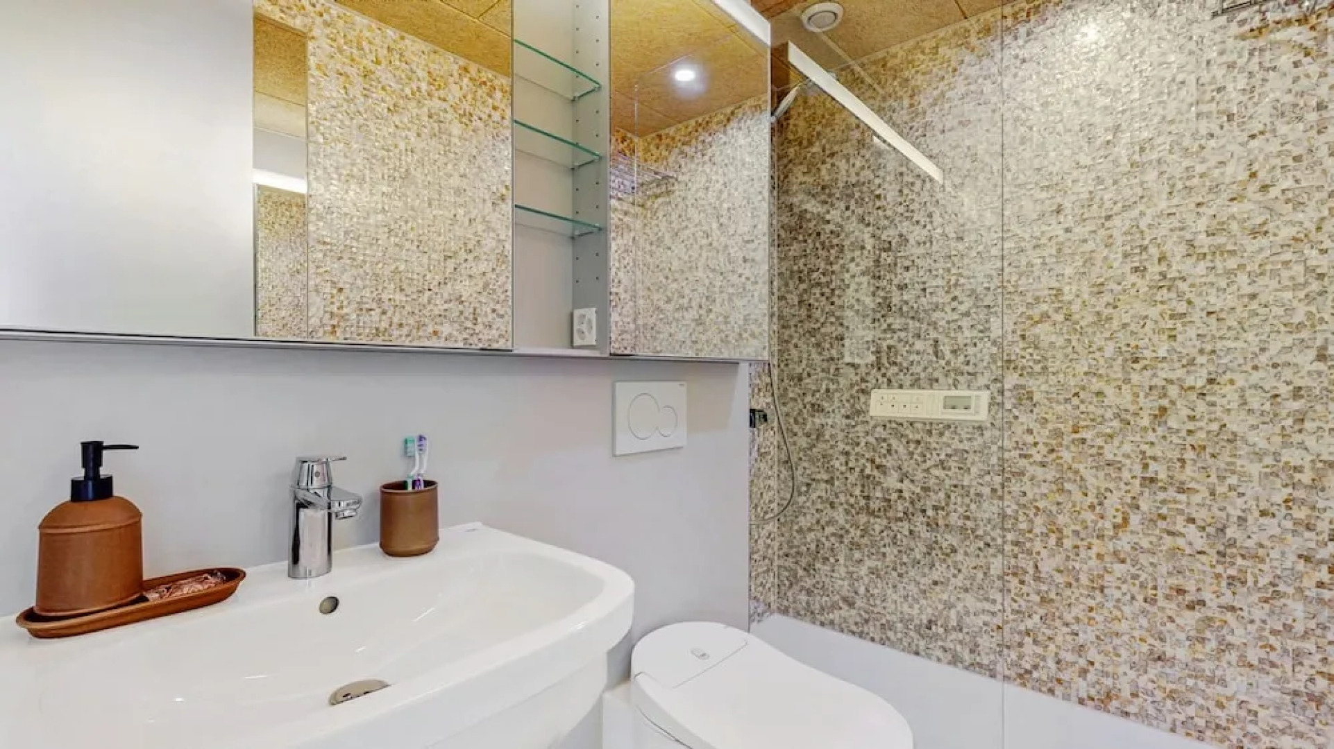 Evi's Home Hotel & Apartments