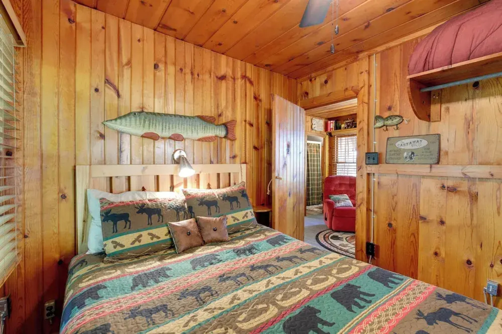 Quaint & Cozy Lake Cabin w/ Dock & Beach Access!