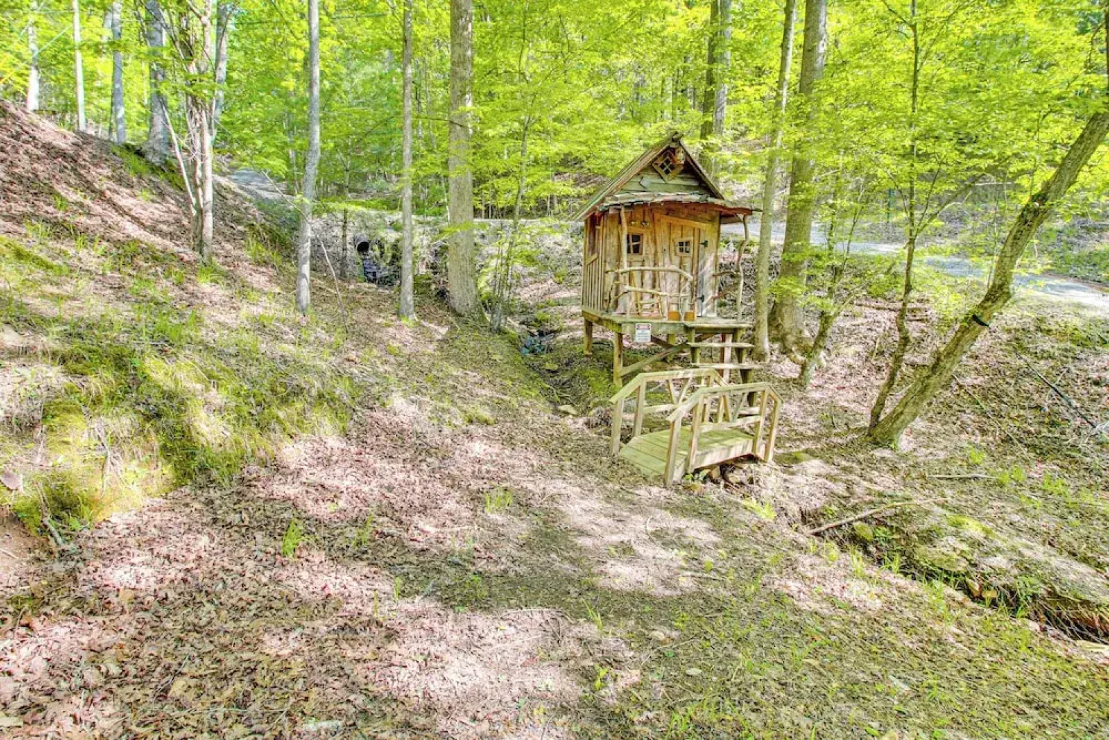 'the River Rest' Ellijay Cabin w/ Hot Tub!