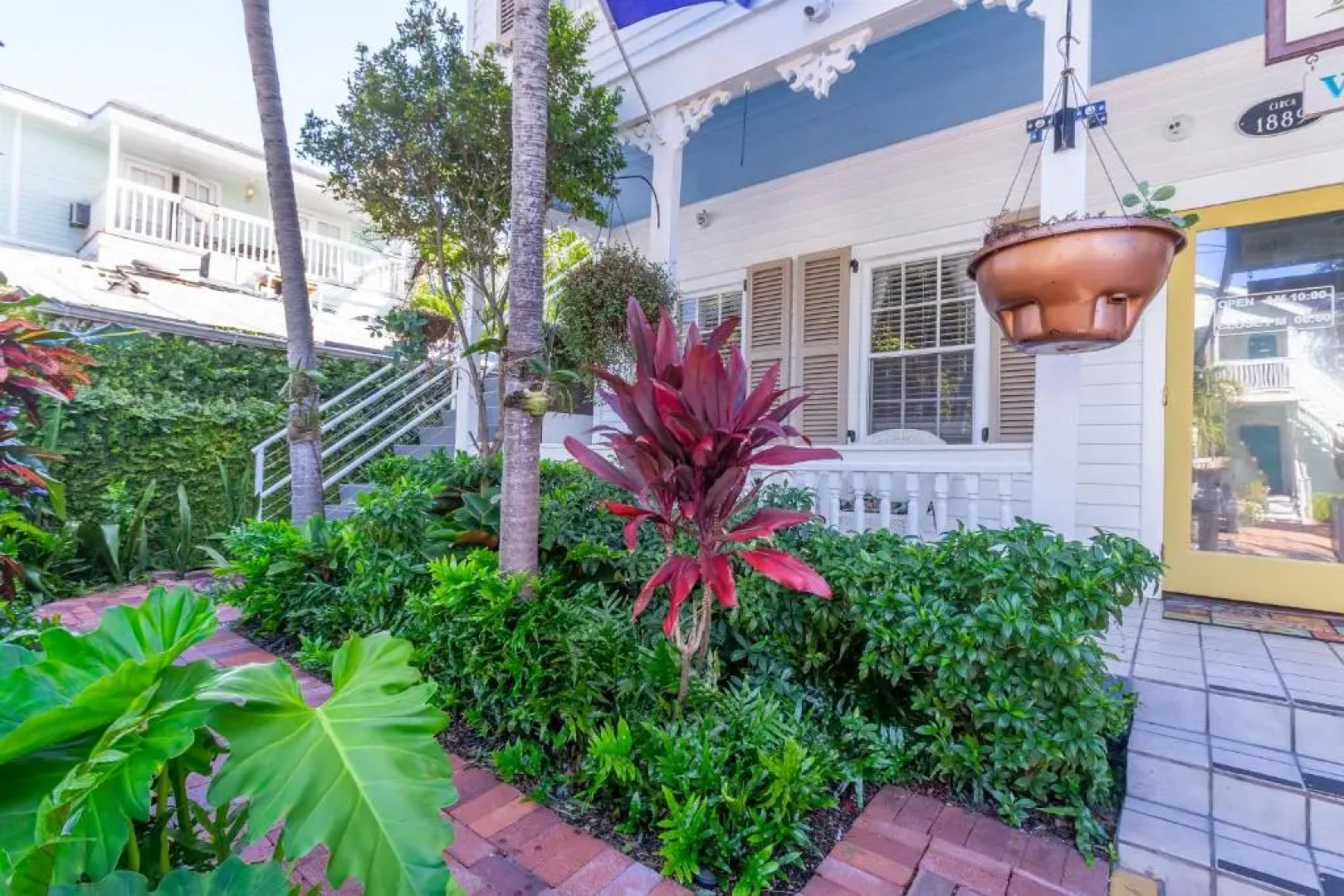 Seascape Tropical Inn - Adult Exclusive