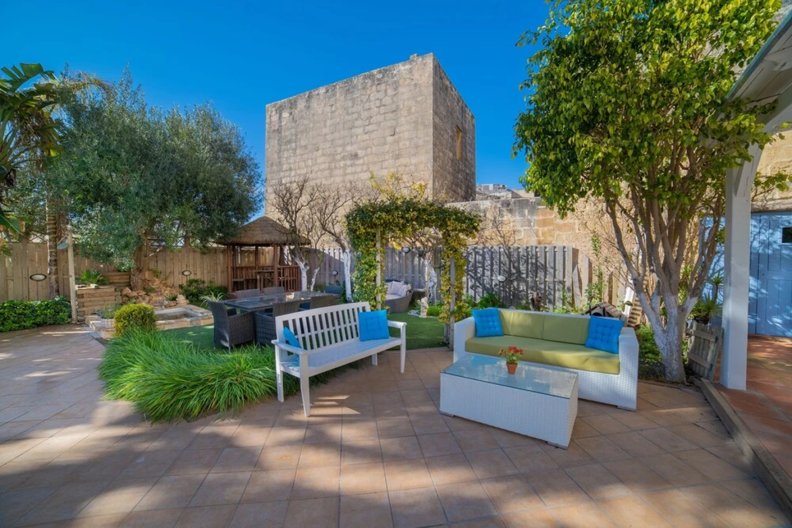 Village Knights Accommodation