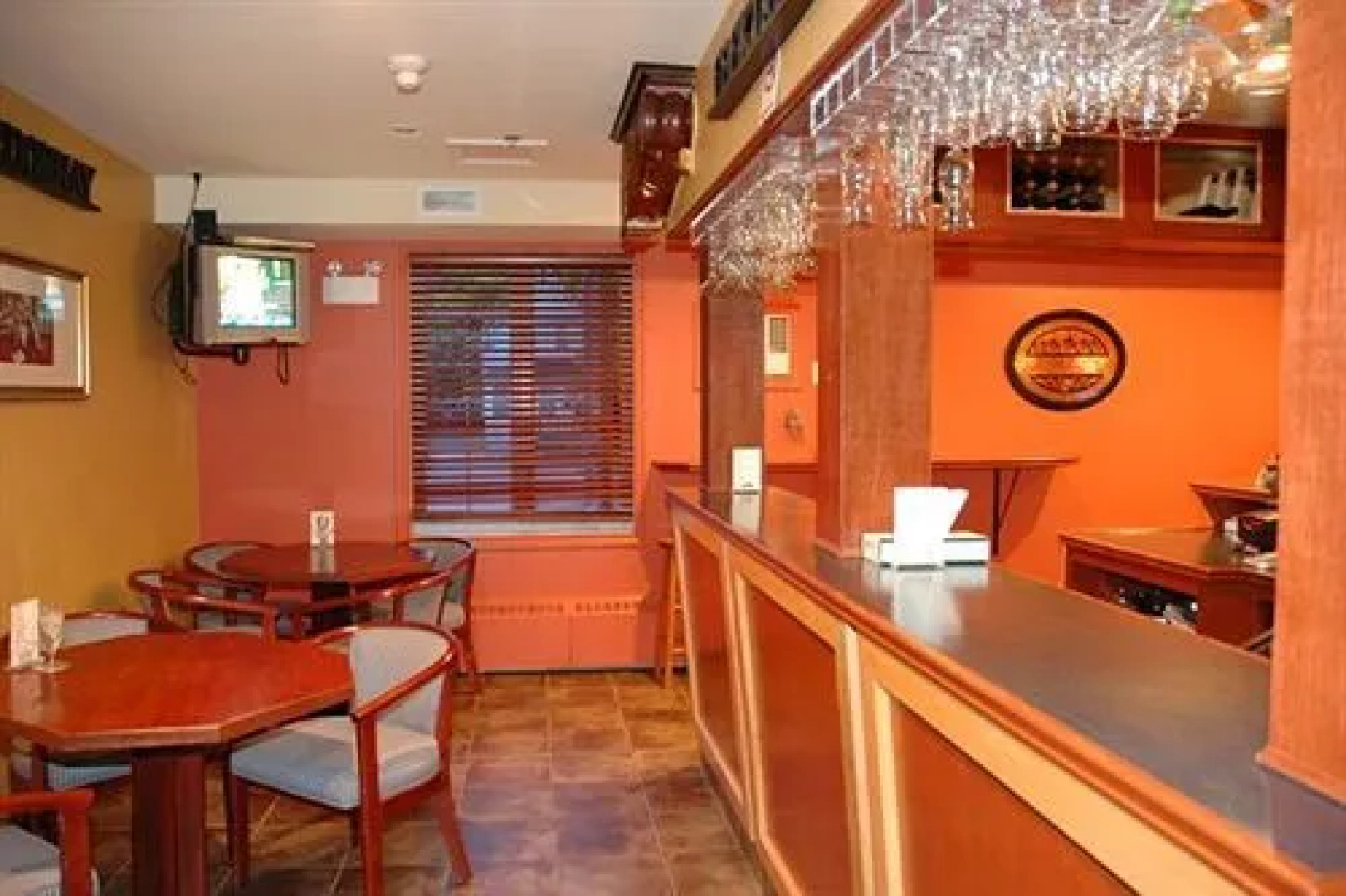 Midtown Motel & Suites