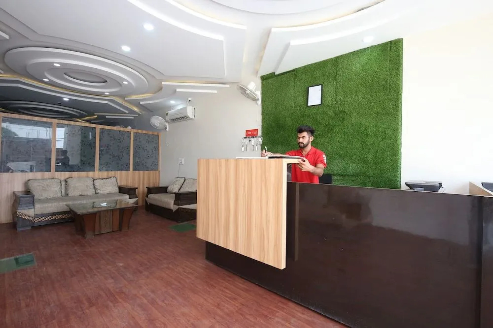 Oyo 42991 Mehra Dhaba