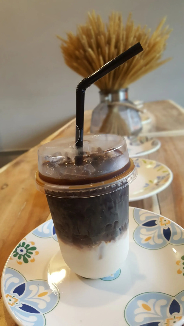 8 Sleepers Street Hostel