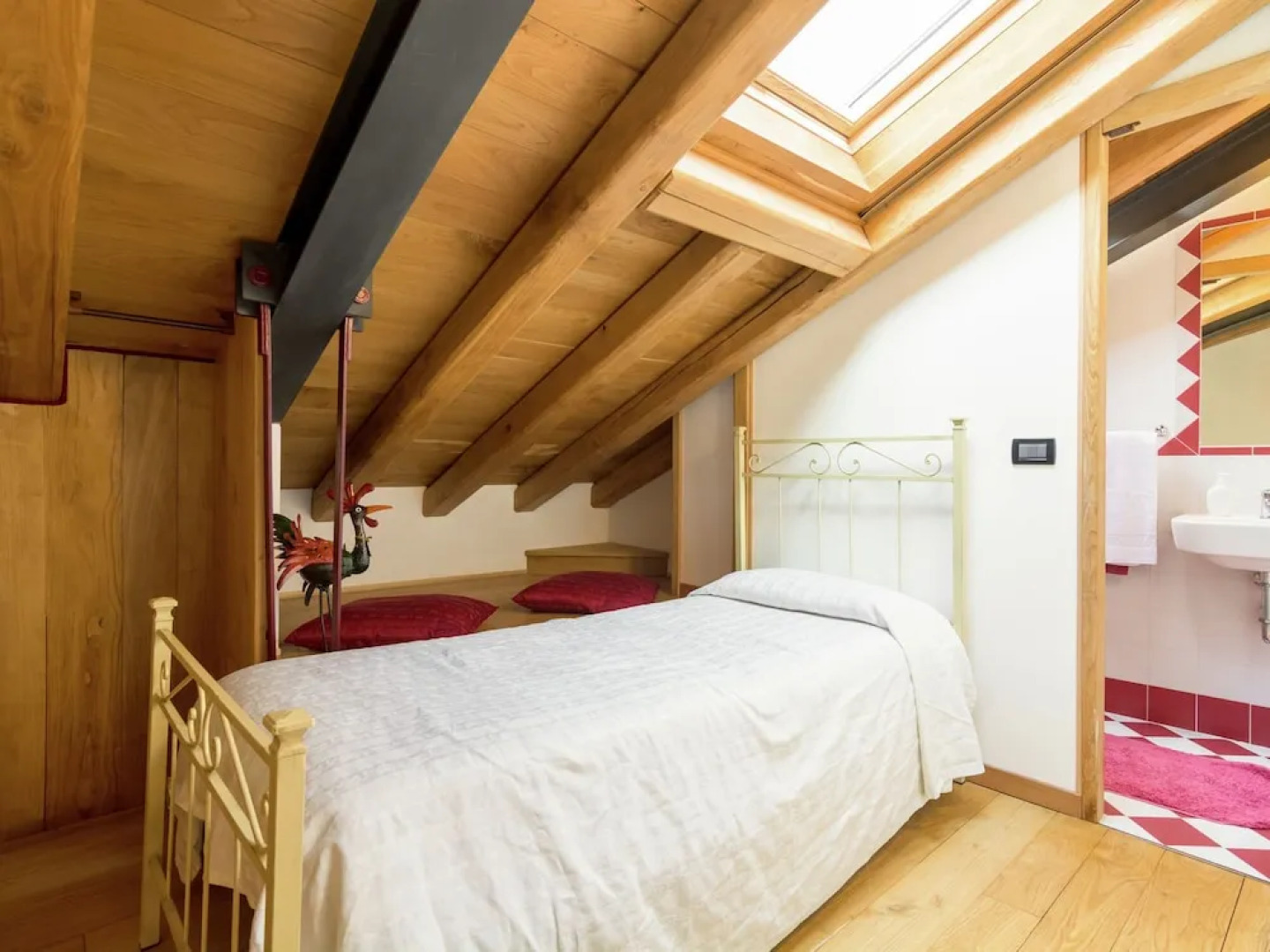 Adorable Apartment in Miane by the Lake