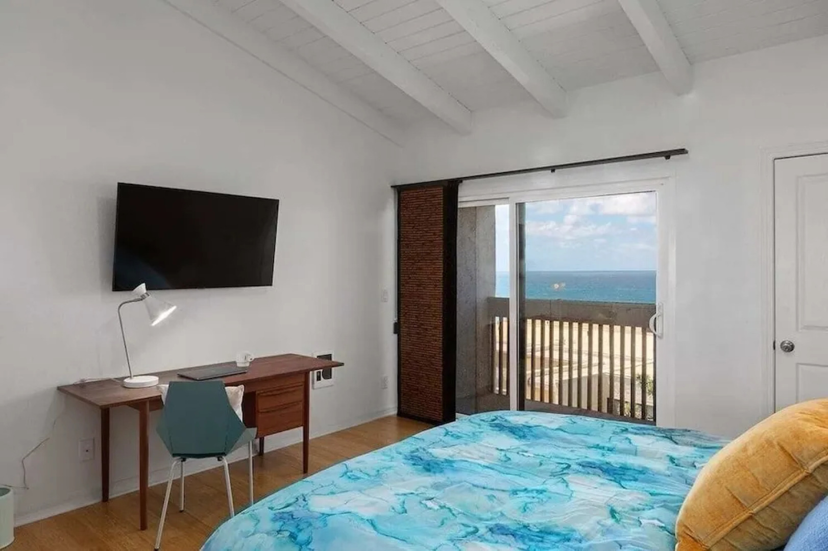 Sbtc324 2 Bedroom Condo by RedAwning