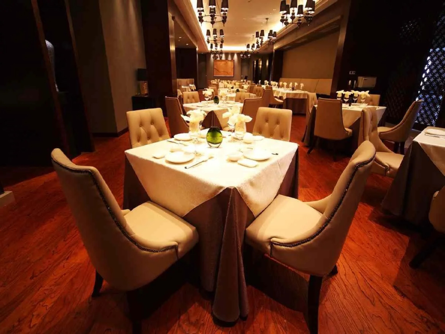 Haiyang Shenglong Jianguo Hotel