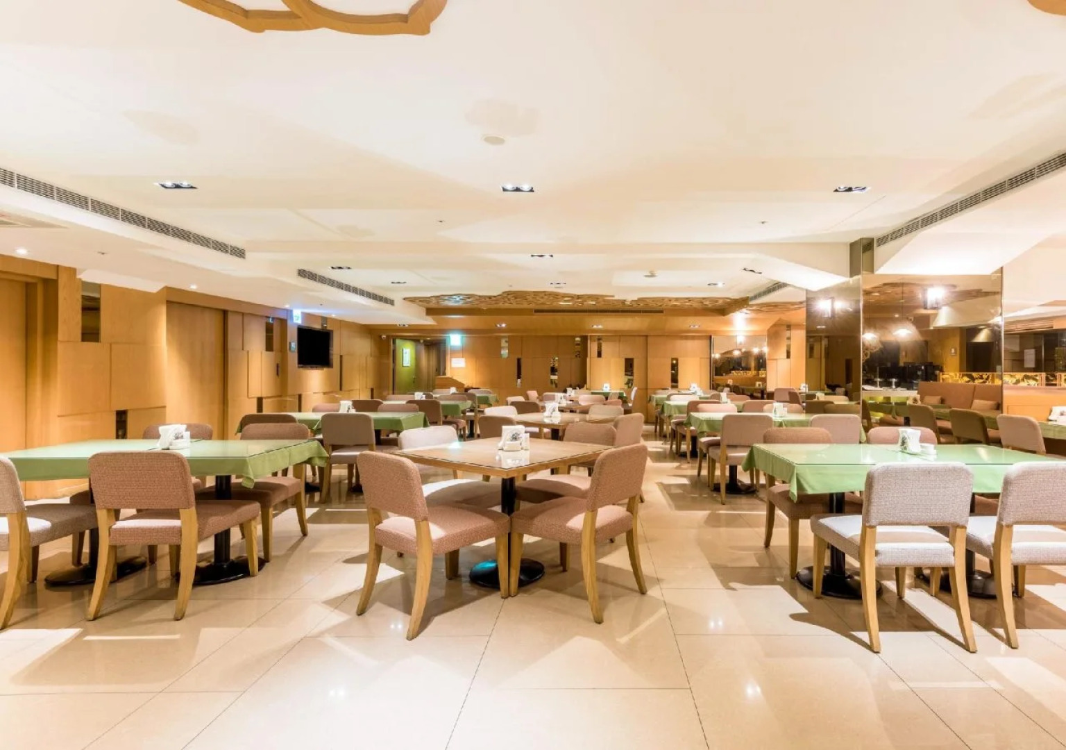 Green World Taipei Station