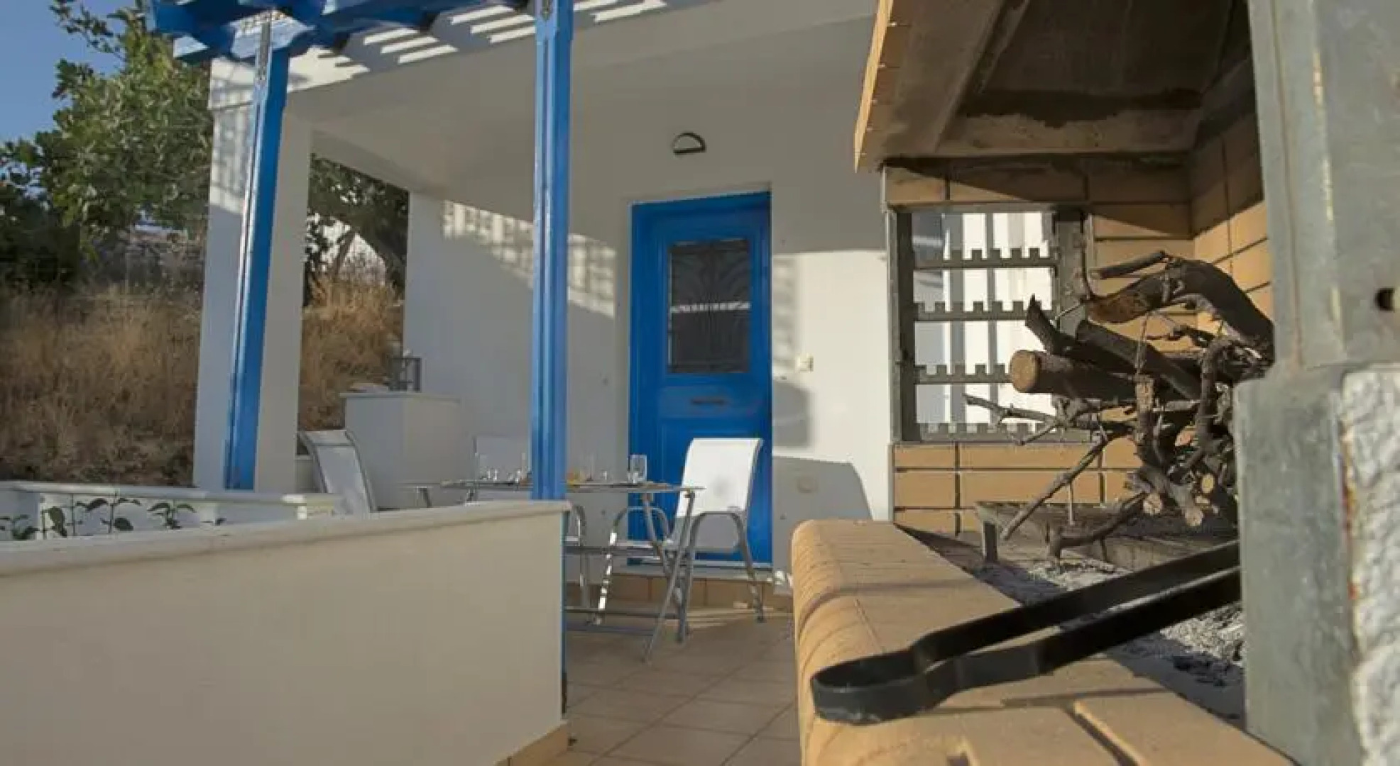 Nafsikas & Ntinos Home