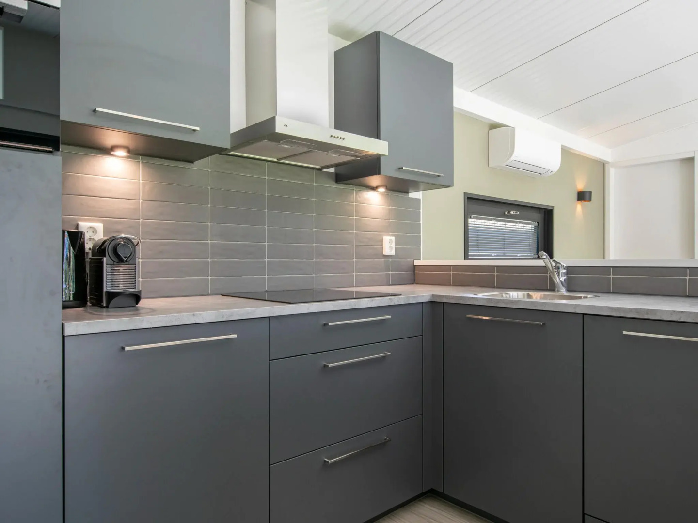 Air-conditioned Chalet Near Eindhoven