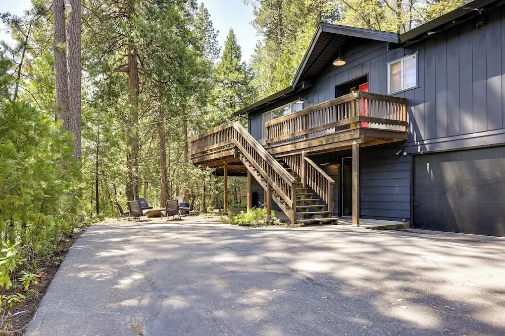 Deck & Fire Pit: Stunning Twain Harte Cabin!