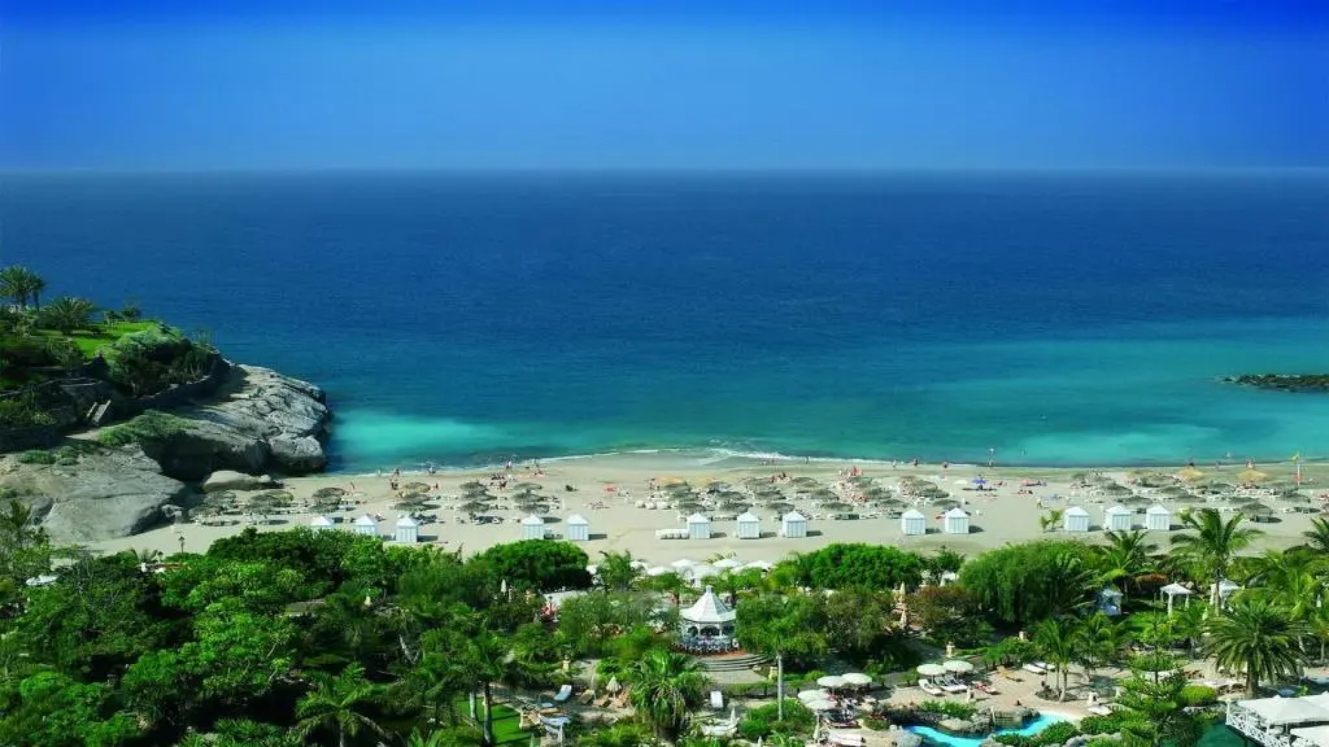 Magnific Las Americas view apartment