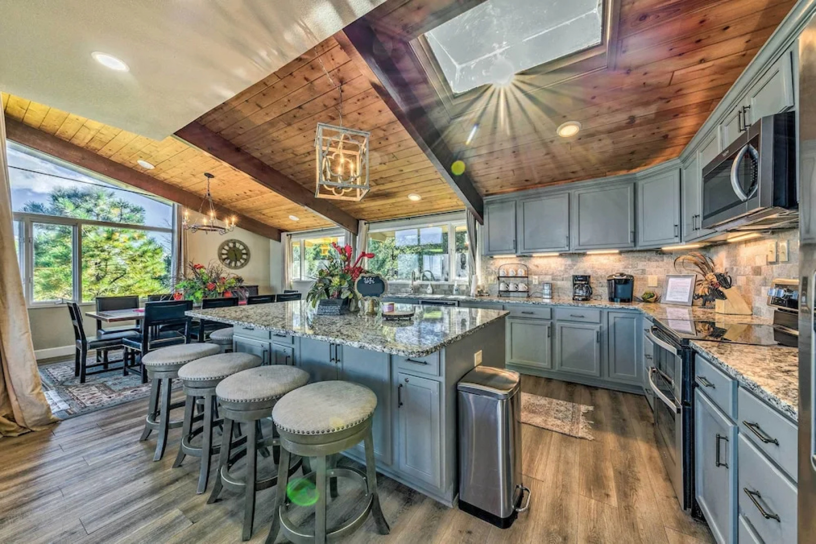 Serene Alto Cabin w/ Mountain Views & Fire Pit!