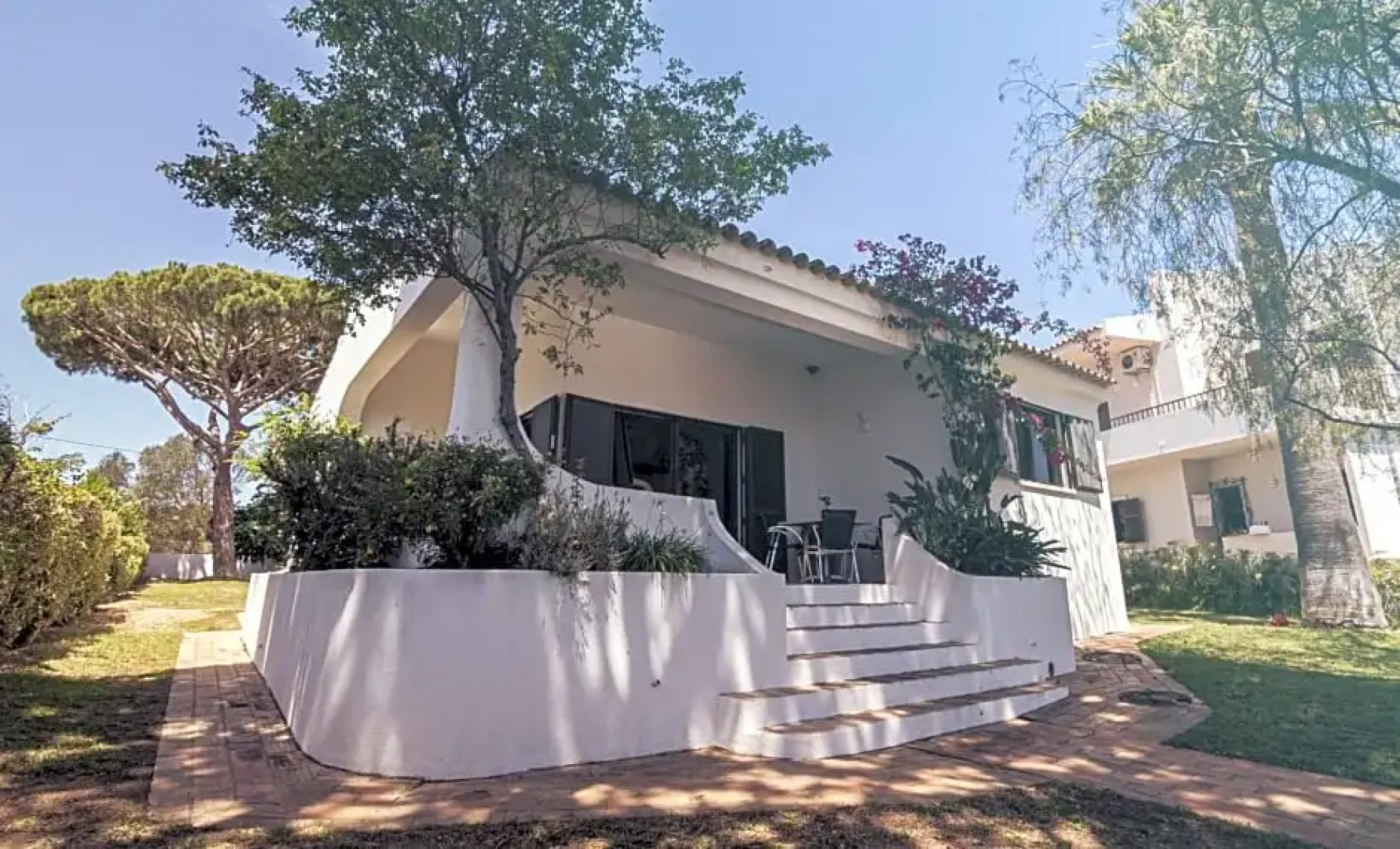 Pine House - Faro Airport, Beach and City Center