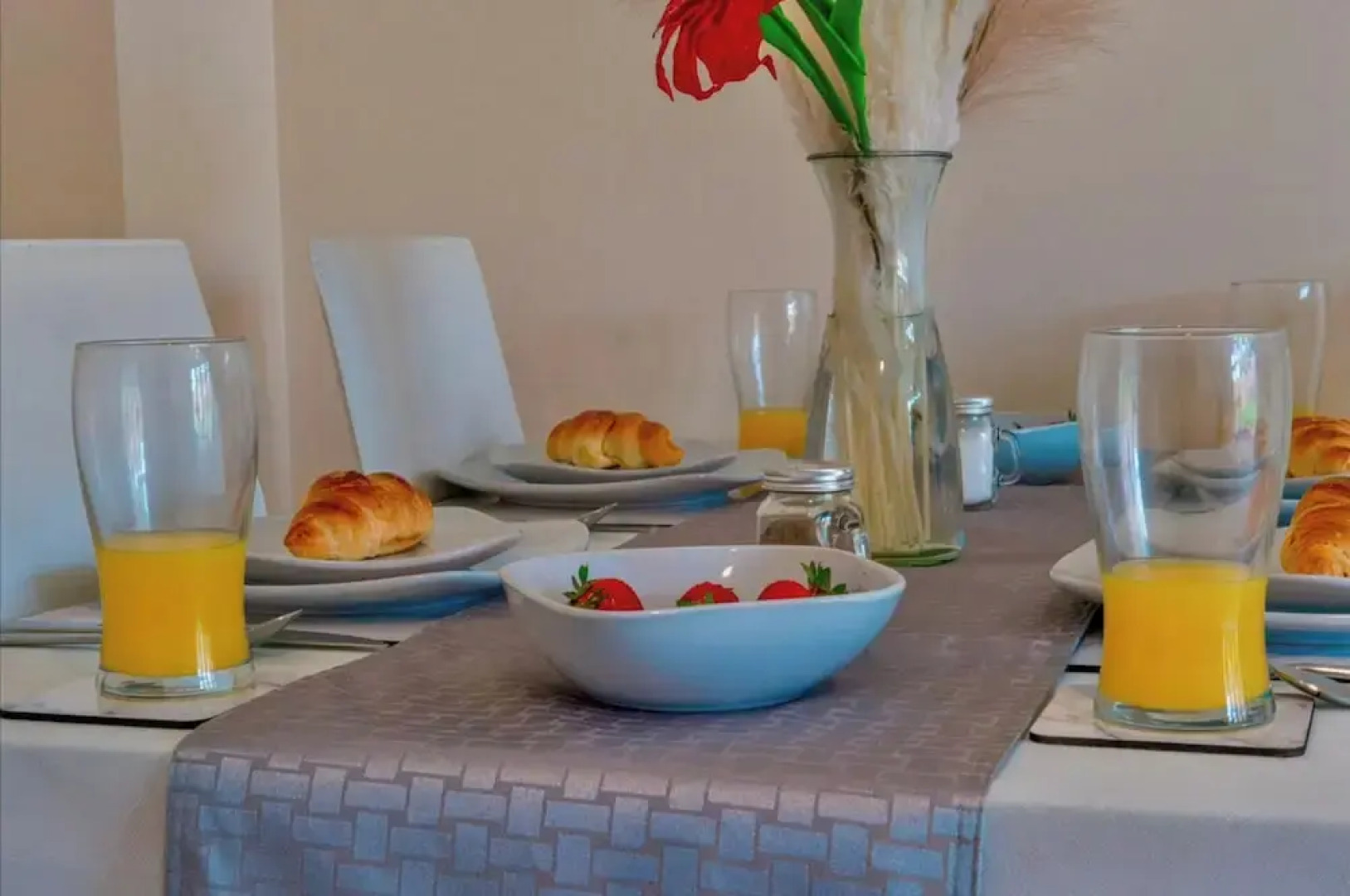 Cosy Home-sleeps 5- Private Garden- Free Parking