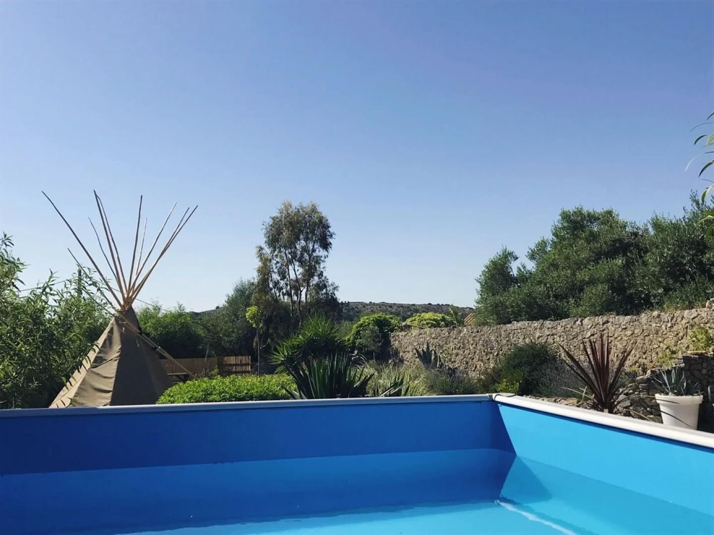 Tipi Lounge and breakfast