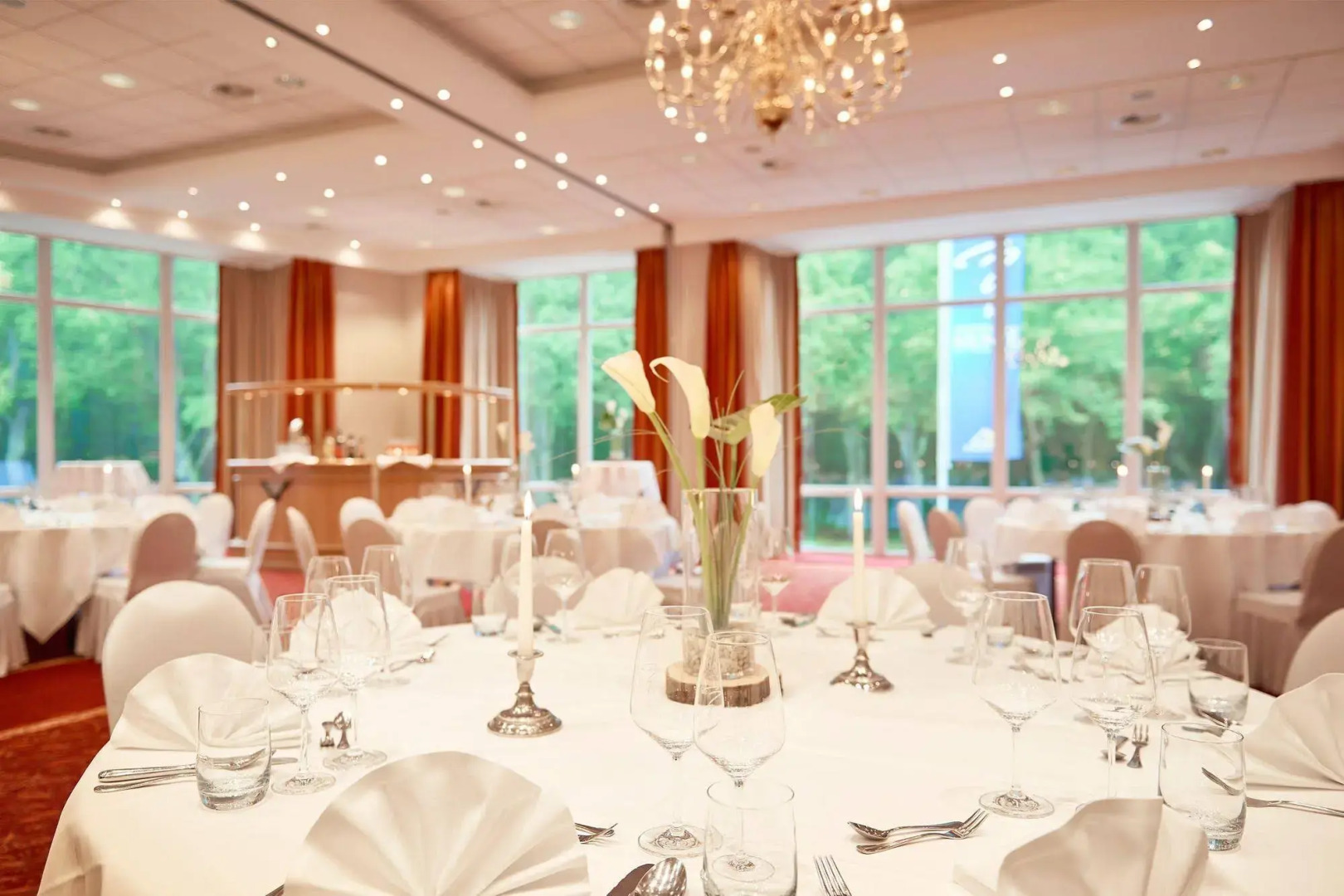 Отель Munte-Wellnesshotel am Stadtwald