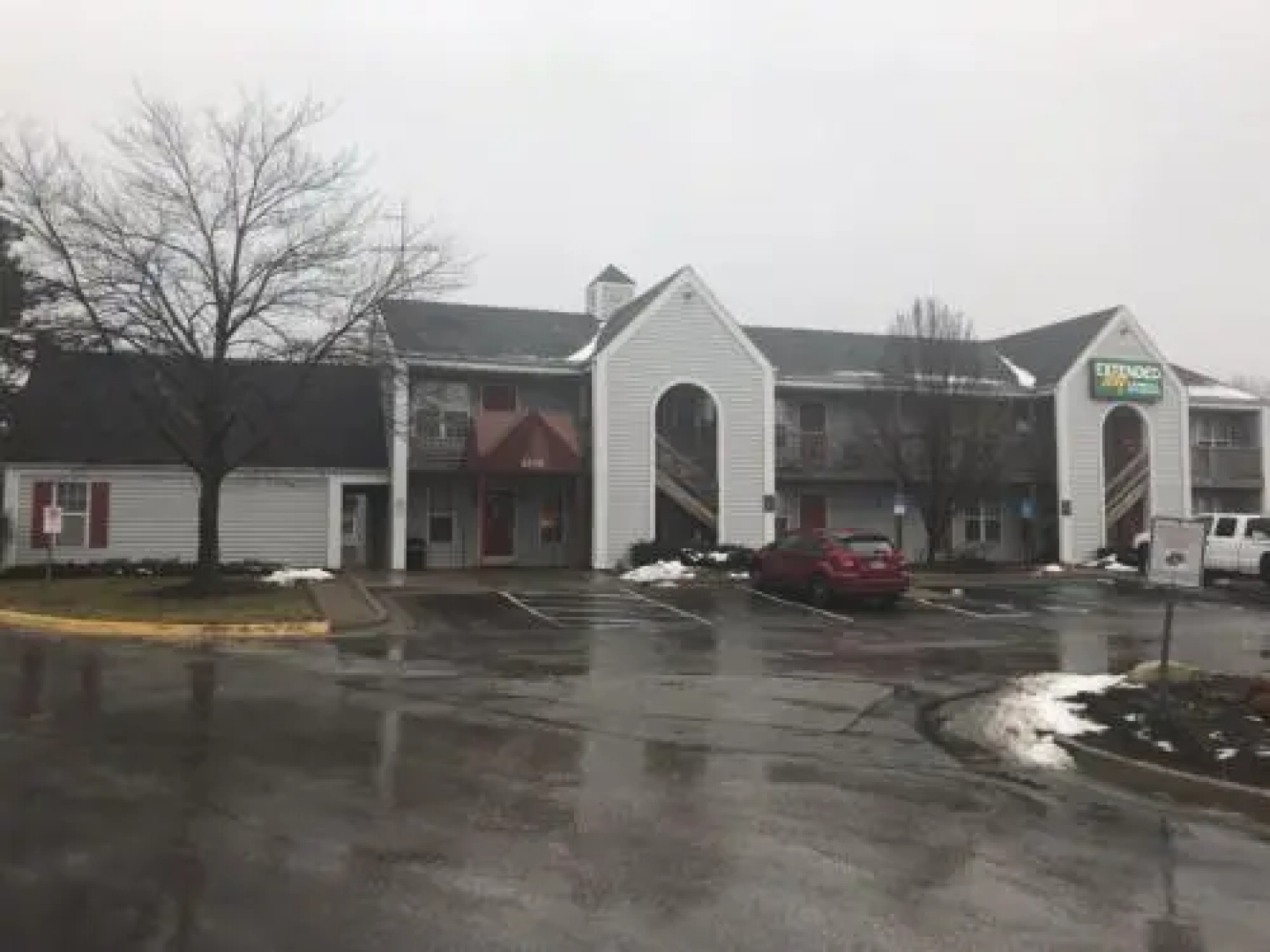 Crossland Economy Studios - Kansas City - Lenexa - 95th St.