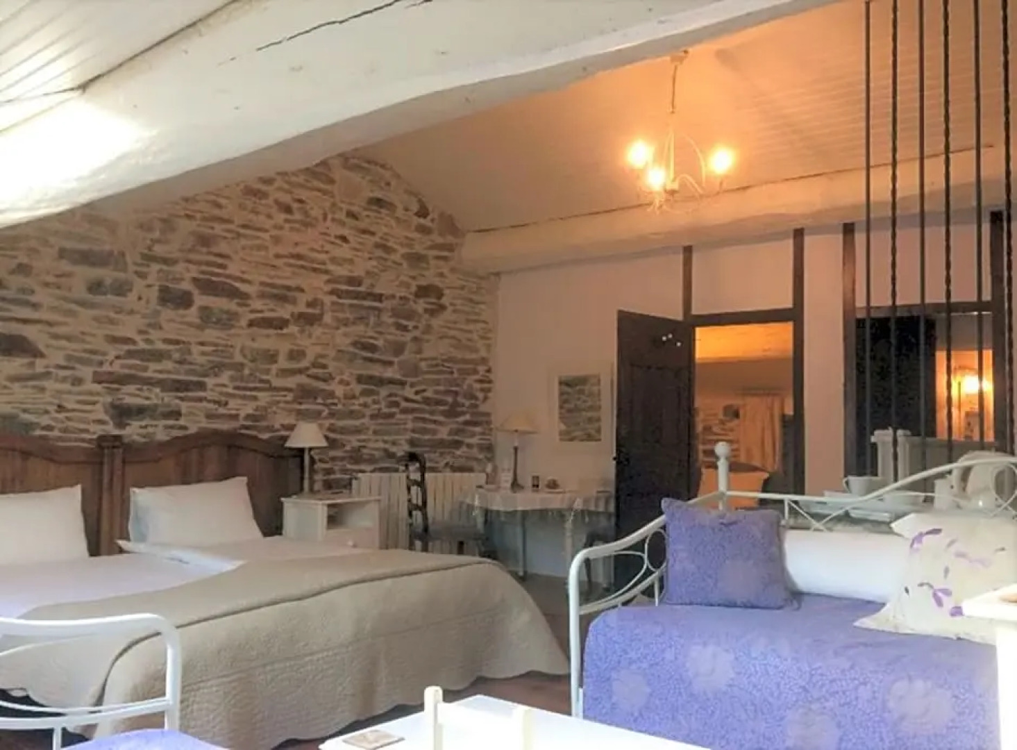 Chez Providence Chambre et Table dHôte