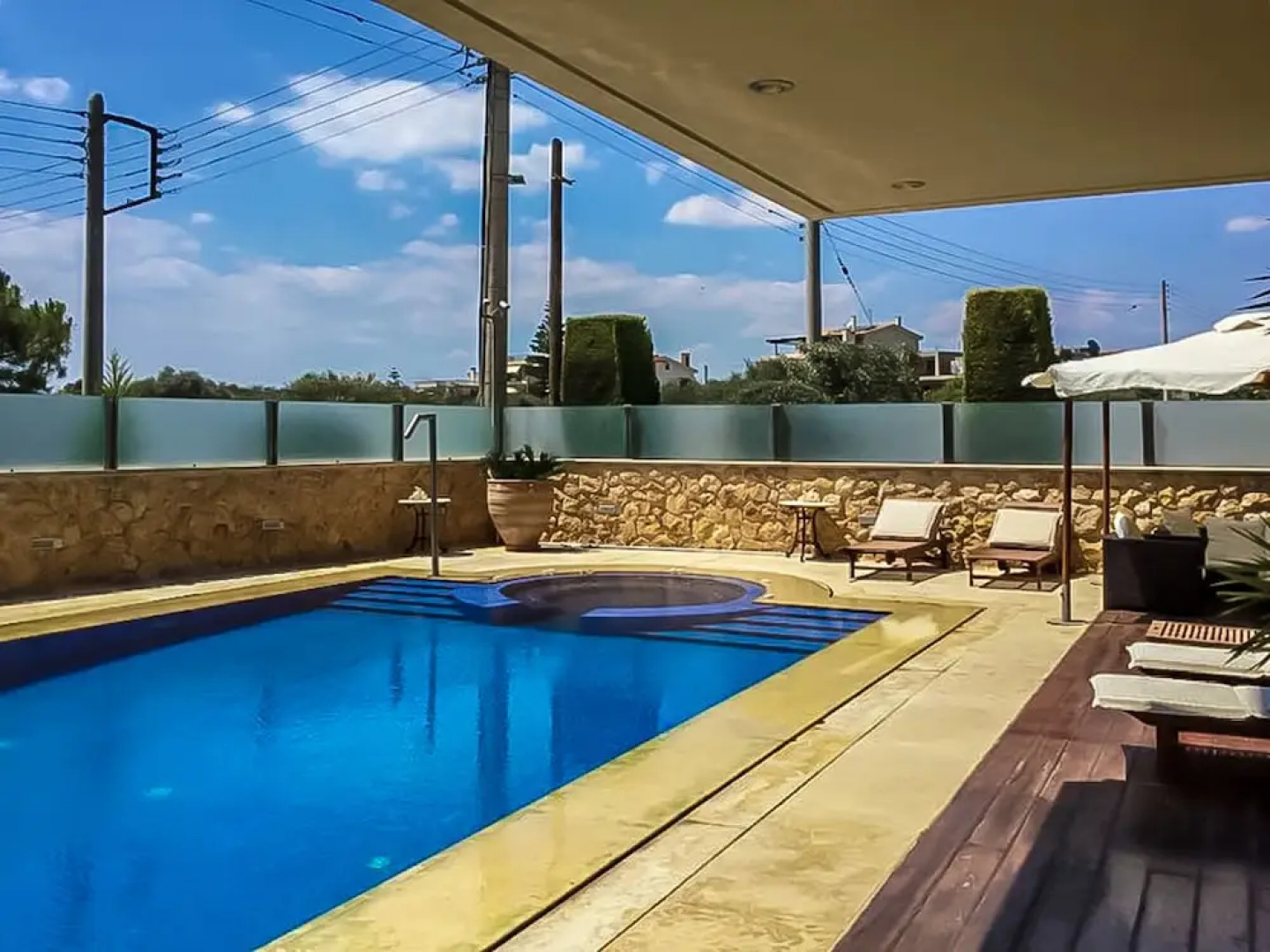 Luxury Apartment in Voula with Pool