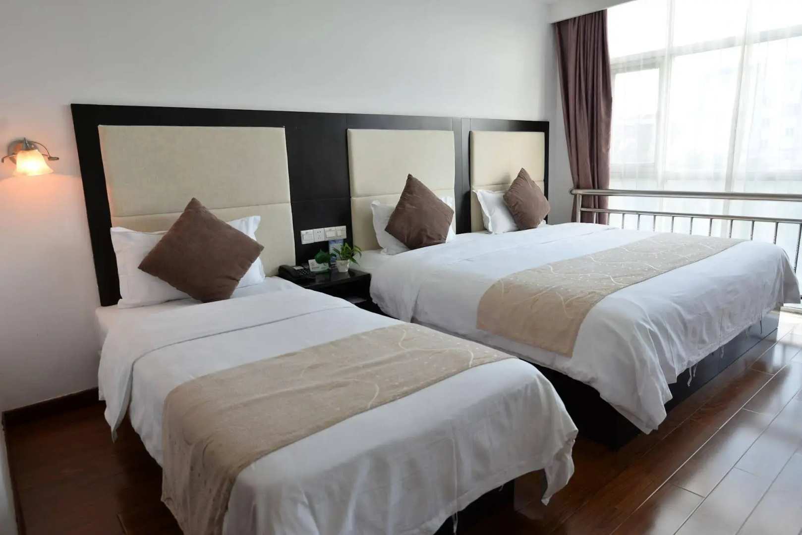 Shanghai Joyful Star Hotel