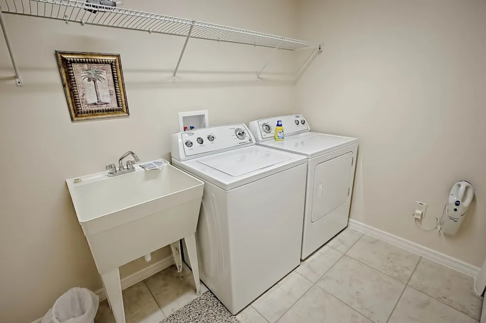 Enisgrove Way Home 3 Bedroom by The VIR Group